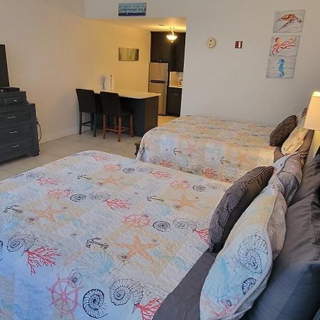 Sea Breeze, Studio 510, Beach Steps Away!+Pool+Wifi 拉斯金 外观 照片