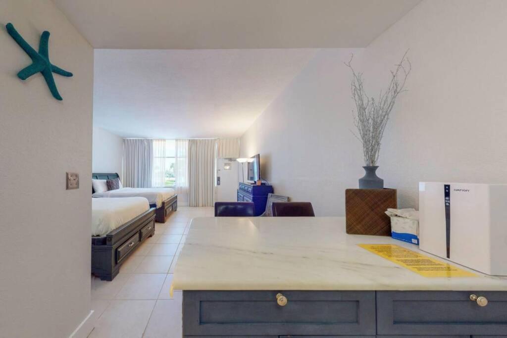 Sea Breeze, Studio 510, Beach Steps Away!+Pool+Wifi 拉斯金 外观 照片