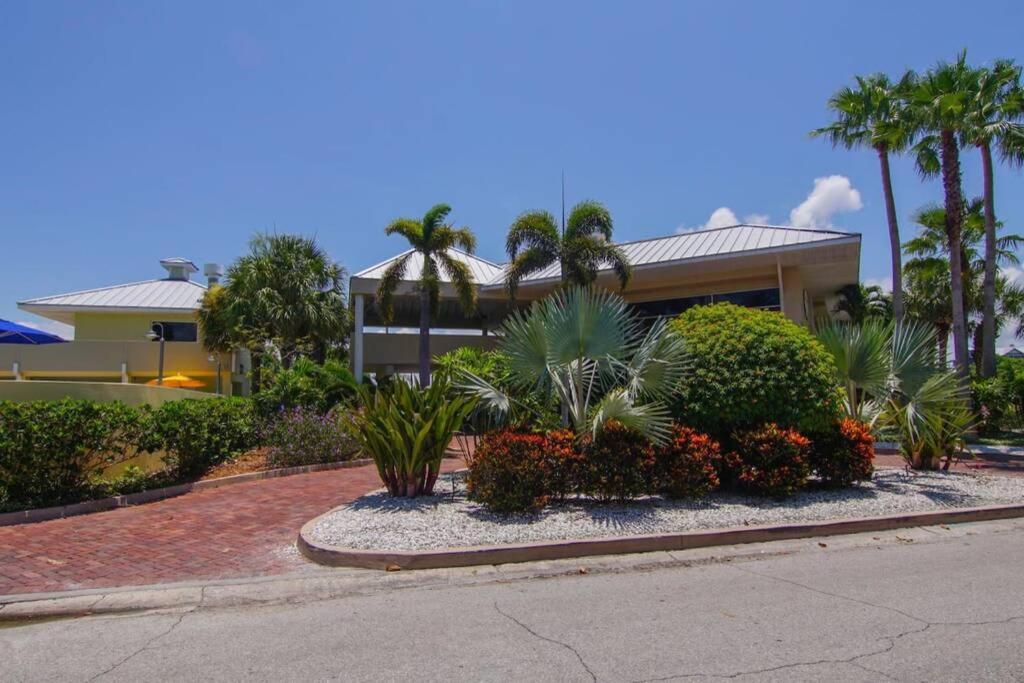Sea Breeze, Studio 510, Beach Steps Away!+Pool+Wifi 拉斯金 外观 照片