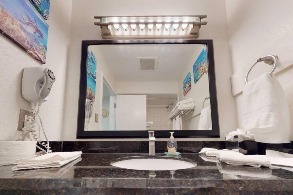 Sea Breeze, Studio 510, Beach Steps Away!+Pool+Wifi 拉斯金 外观 照片