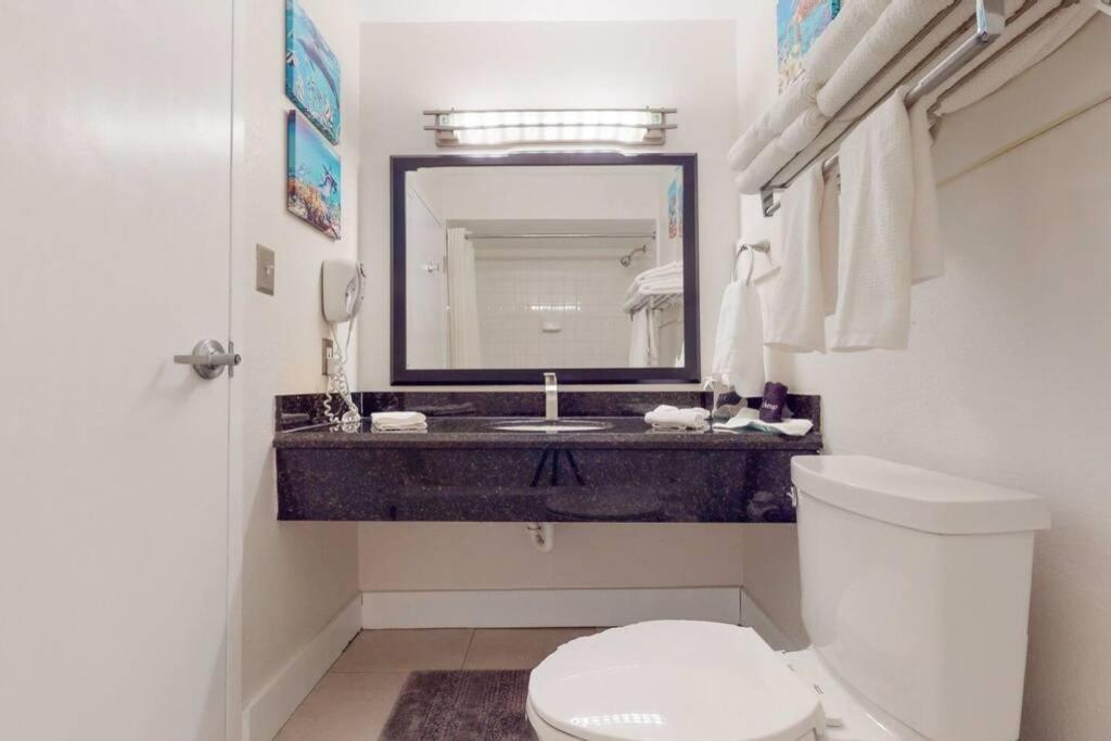Sea Breeze, Studio 510, Beach Steps Away!+Pool+Wifi 拉斯金 外观 照片