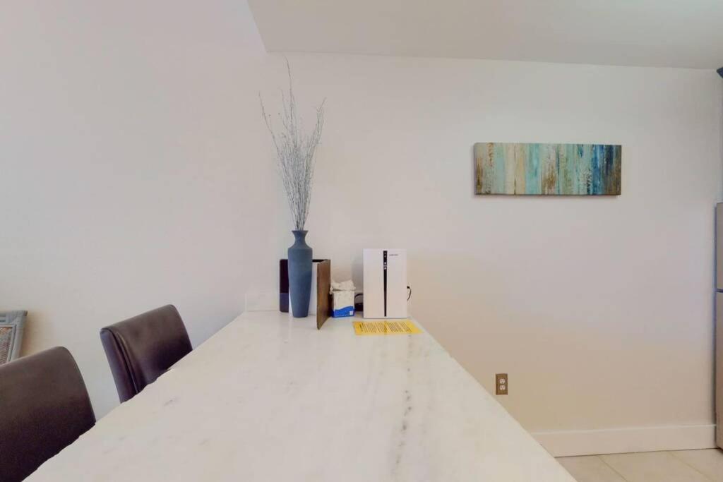Sea Breeze, Studio 510, Beach Steps Away!+Pool+Wifi 拉斯金 外观 照片